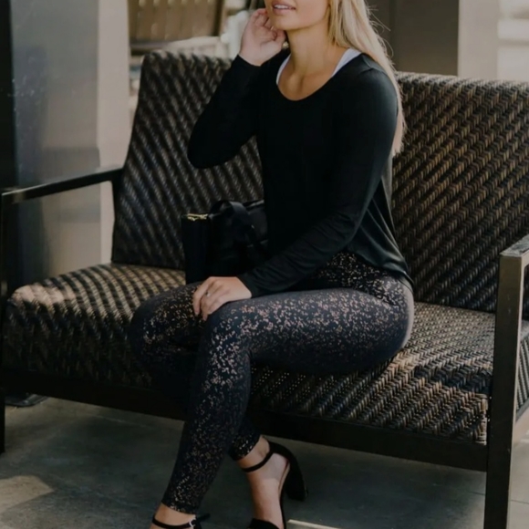 Zyia black with rose gold flake light and tight leggings - Picture 4 of 4